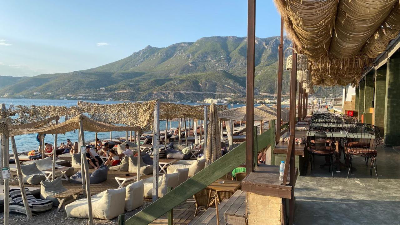 Loutraki Beach & Casino Condo Экстерьер фото