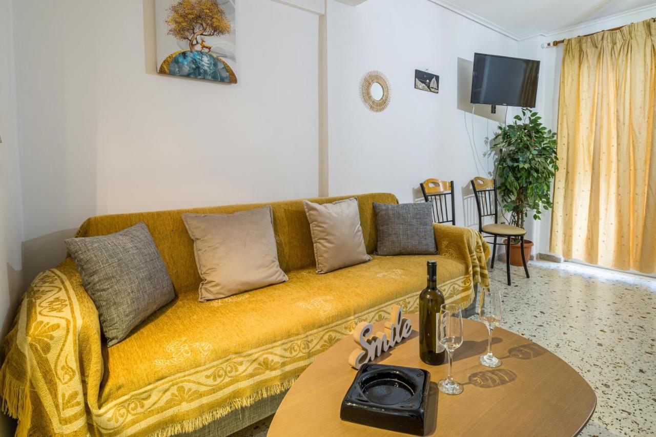Loutraki Beach & Casino Condo Экстерьер фото